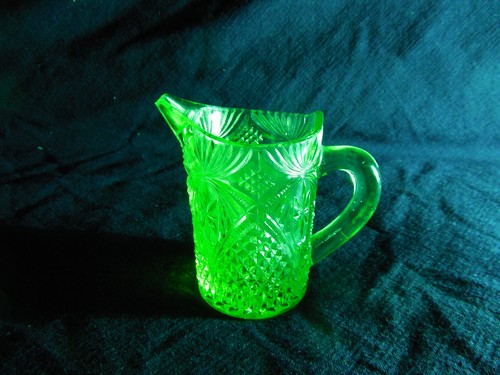 Ancien pot lait - a, en