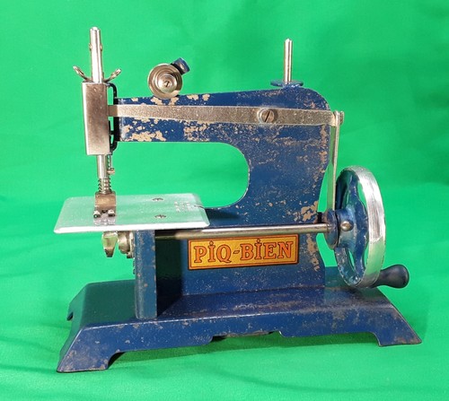 Ancienne petite machine - petite, a