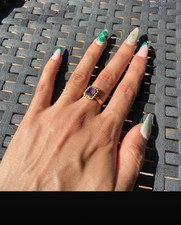 Ancienne bague rare, en or 750 serti de perles fines monté d’une améthyste