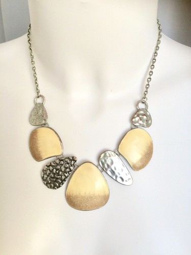 Collier fantaisie avec - , chaine