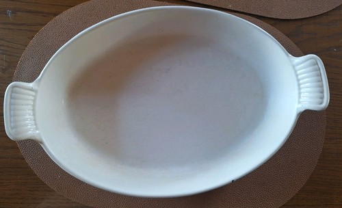 Plat creuset fonte - plat, le