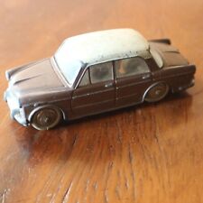 voiture de course DINKY TOYS