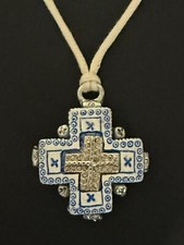 Collier sur cordon croix celtique - Lika Paris