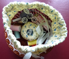 ANCIENNE BOÎTE À COUTURE