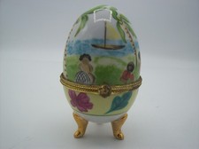 Objet Décoratif Vintage- Oeuf en Porcelaine sur Pieds Style Fabergé- Collection