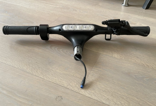 Volant trotinette avec écran - volant,