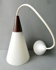 lustre, suspension en teck et