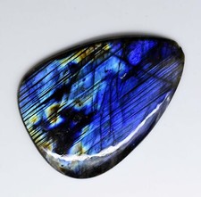 Pierre précieuse non traitée