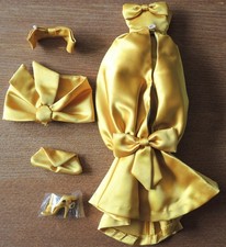 Vêtement " GOLD SENSATION"  pour la poupée MADRA de Ashton drake, état neuf