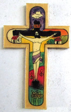 Petite Croix Christ 10,5 x 6,5 cm Bois verni au recto Carton bouilli au verso