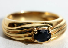 BAGUE VINTAGE EN METAL DORE - SERTIE PIERRE NOIRE - T. 55 - 4,3 g