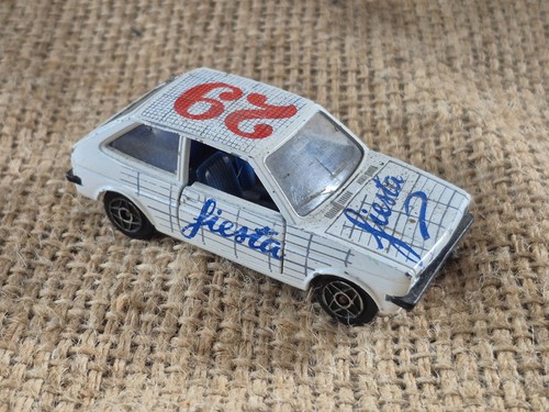 Voiture miniature ford fiesta - voiture,