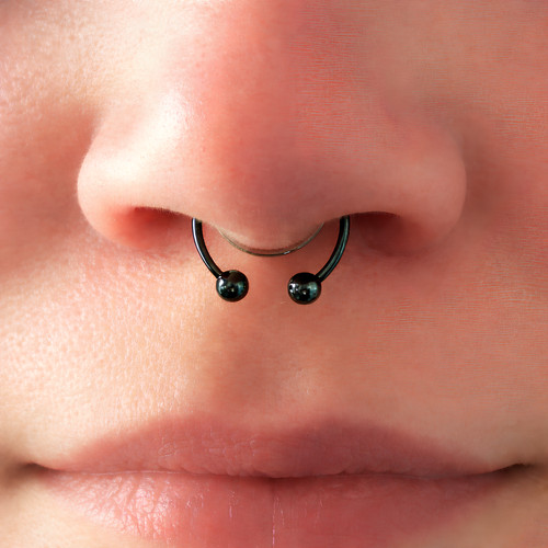 Piercing septum clipser - piercing,