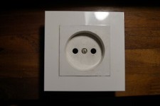 Legrand   prise 2 polesMosaic  50 ancien modèle 