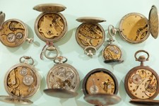Lot de 9  Montres à gousset pour pièces ou à restaurer