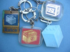 Porte clés - Lot  4 Batteries  TUDOR  RALCO  USL  STECO