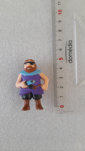 Pirate purple suit and knife