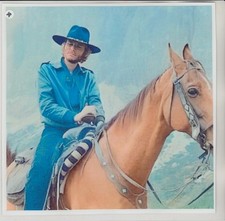 JOHNNY  HALLYDAY   N° 36  : PHOTO DE MAGAZINE  PLASTIFIEE .