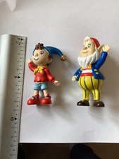 Deux figurines Oui-oui Ouioui