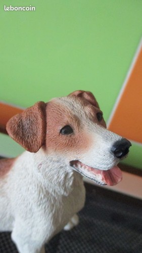 Figurine chien fox terrier