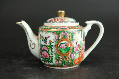 Parfaite théière ancienne