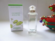 RARE & JOLIE  miniature  UN