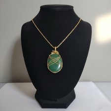 Collier pendentif en malachite