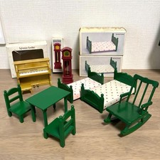 Lot de 7 meubles des familles