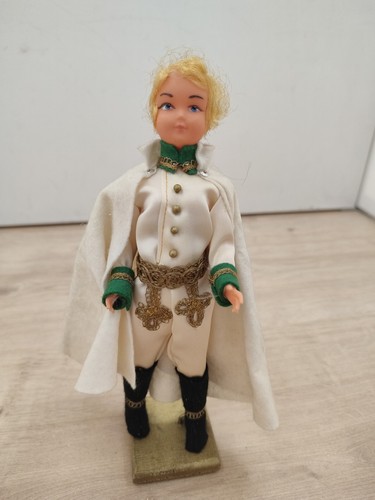 Poupée folklorique historique - poupée,