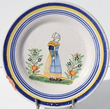 ASSIETTE EN FAIENCE DE
