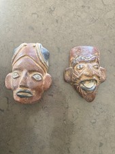 Paire de Masques Terre Cuite