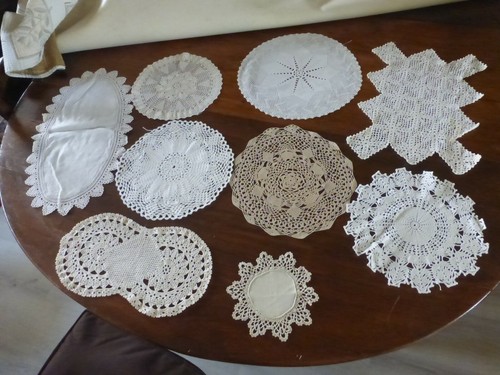 Lot napperons en - 9,