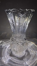 ancien  vase en cristal taillé rare  60 beaux détails blancs style baccarat