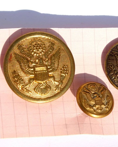 Bouton uniforme militaire - 2,