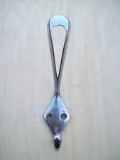 1 ANCIEN PORTE MARTEAU EN