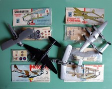 Lot de 4 Maquettes d'Avions 72