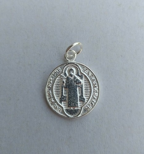 Médaille saint benoît en - de,