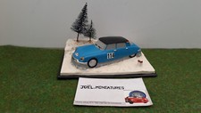 Très beau DIORAMA CITROËN DS