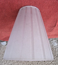 Tulipe abat jour suspension en pâte de verre Diamètre 10,6 cm Hauteur 12 cm