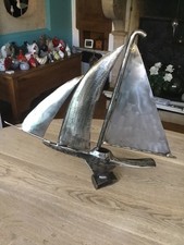 Grande Sculpture moderne  en métal représentant un bateau