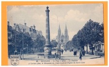MOULINS (03) COLONNE FONTAINE & COMMERCES / Place d'ALLIER animée en 1923