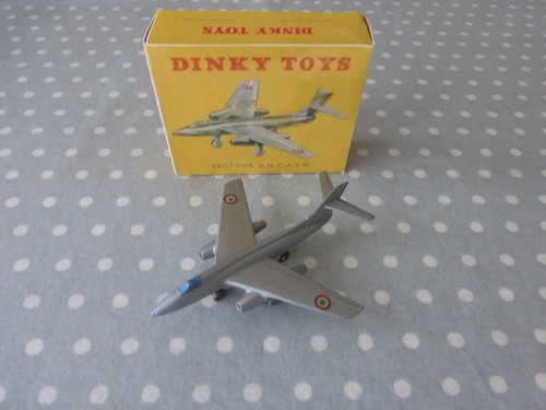 Dinky toys avion vautour - toys,