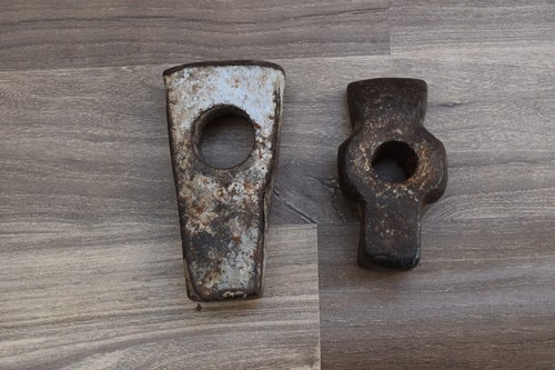 Ancien outil primitif - , vintage