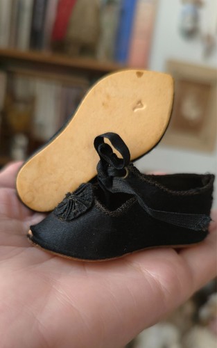 Poupée ancienne chaussures - poupée,
