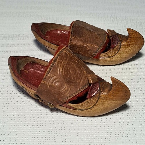 Ancienne paire de sabots - paire,