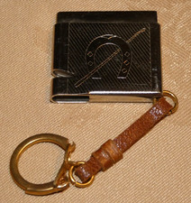 Rare & beau porte clés ancien pince à tiercé en métal Madame Guinet Maison Orcin