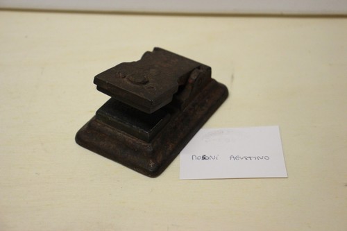 Ancien tampon gaufrer - ancien, en