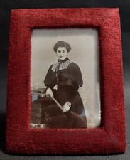 Photo encadrée ancienne cadre velours Napoléon III femme à l'éventail