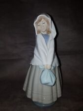 LLADRO STATUETTE FIGURINE femme, chaperon ESPAGNE DAISA 1982 25cm