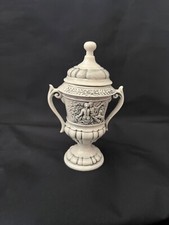 Capodimonte, Italie, miniature, vase balustre avec couvercle, signé, porcelaine